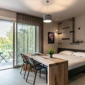 sei-garda-apartments.hotelinveneto.com/
